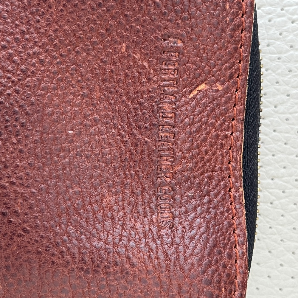 Portland leather crossbody and wallet - Picture 9 of 13